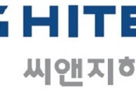 씨앤지하이테크 "유리기판 제조 혁신  1:10 관통홀 내벽에 구리 박막 형성 성공"