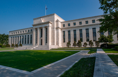 美연준 베이지북 "물가 압박에 소비 지출 보합∙둔화..AI 데이터센터 건설 활발"