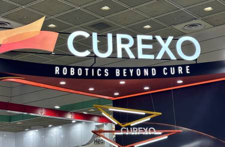 큐렉소, 美 텍사스 주립대 의대와 세계 최초 '보행 추진력' 재활로봇 시스템 공동개발   