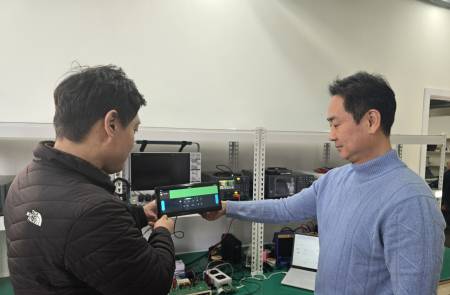 탑런토탈솔루션, 토비스와 341억 디스플레이 백라이트 공급계약 체결