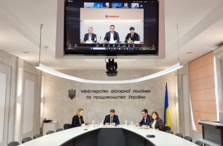 대동, 우크라 농업부와 미래농업 기술 지원 협력 논의… 트랙터 8대 우선 기증