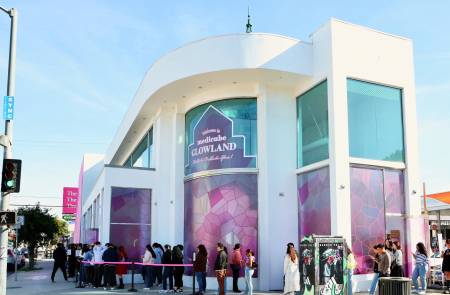 에이피알, 미국 LA 메디큐브 팝업에 5000여명 방문객 몰려 '대박 흥행'