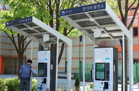 EVSIS, 환경부의 전기차 공공 급속충전기 제조·설치 사업 수주... 200억원 규모