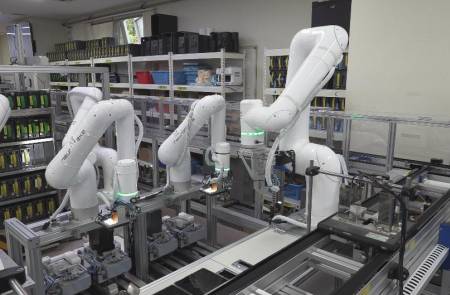 강원랜드 '현금 계수실', AI 로봇이 접수…뉴로메카, 세계 최초 카지노 로봇 자동화 시스템 구축