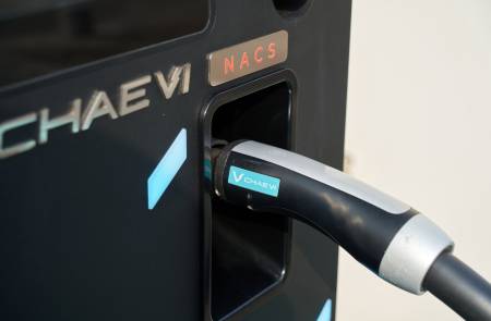 채비, 테슬라 맞춤형 300kW 초급속 충전 기술 도입…4월 일반 청약 등 코스닥 상장 본격화