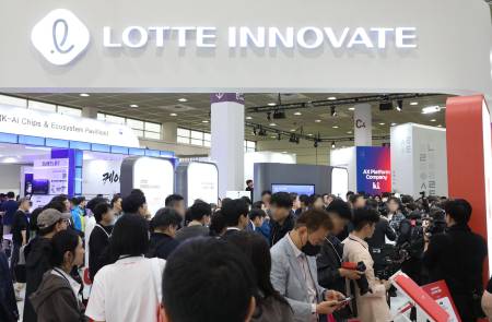 롯데이노베이트, 'WIS 2026'서 휴머노이드 '로이' 및 통합 AI 플랫폼 '아이멤버' 공개