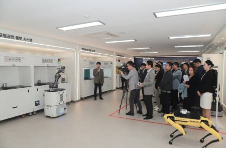 클로봇, 반도체·물류 'AI+로봇 통합 플랫폼' 실증 완료…구독형 상용화 본격화