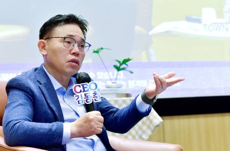 LG화학, 미래 먹거리에 15조원 투자… 반도체·모빌리티·로봇 소재로 대전환 선언